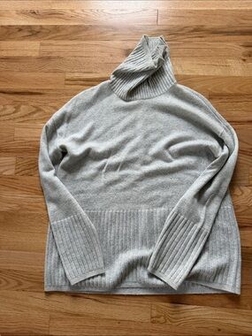 Saks Fifth Avenue Light Gray Cashmere Turtleneck Sweater